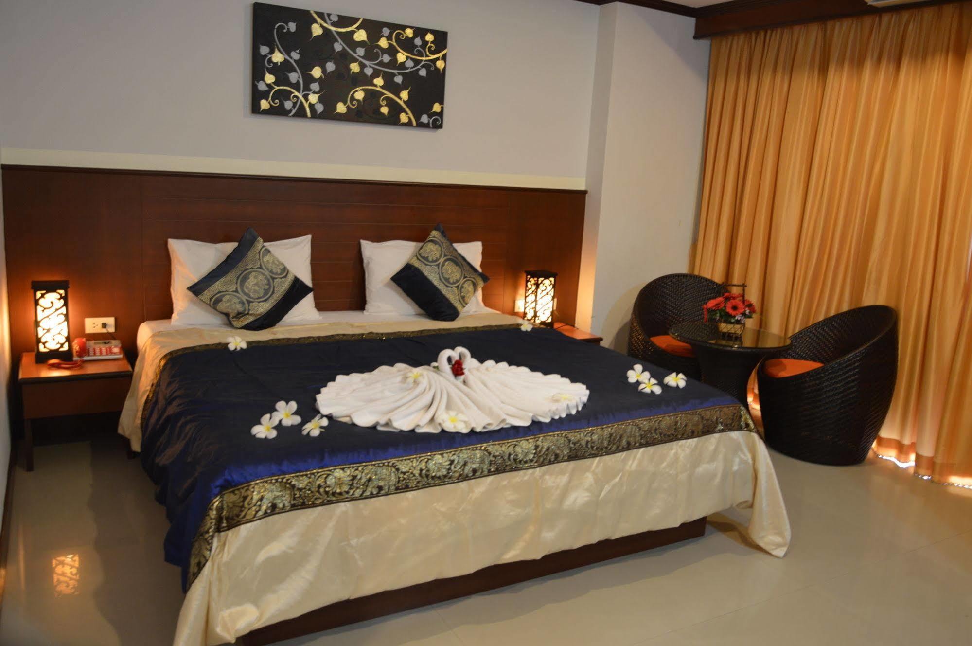 Sharaya Residence Patong ภายนอก รูปภาพ